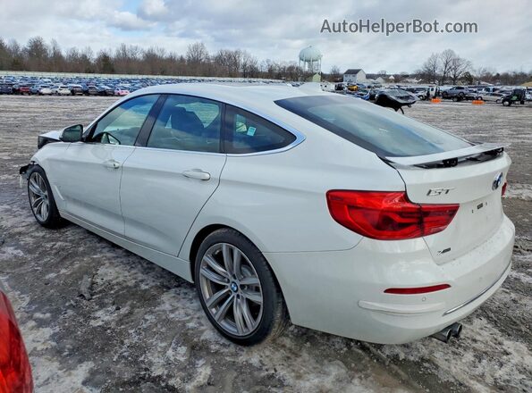 WBA8Z9C54JB219924 2018 BMW OTHER Белый Задняя левая четверть