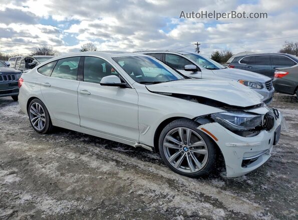 WBA8Z9C54JB219924 2018 BMW OTHER Белый Передняя правая четверть