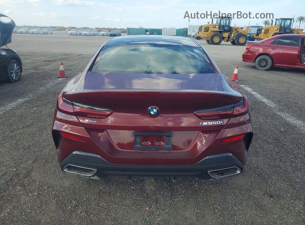 WBAGV8C0XSCT85219 2025 BMW M8 Burgundy Вид ззаду
