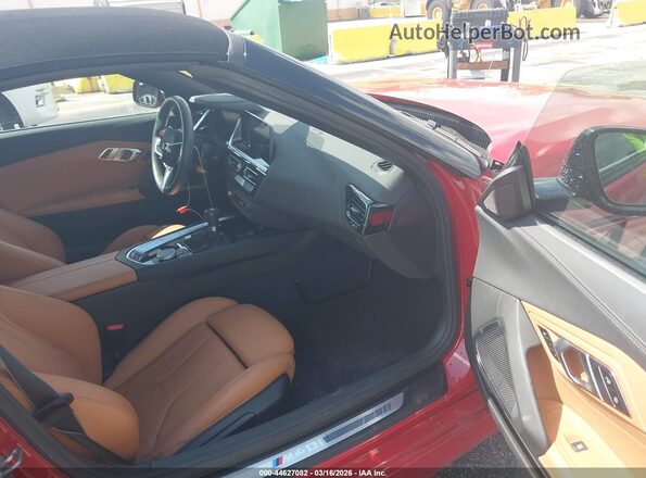 WBAHF9C01SWY46538 2025 BMW Z4 Red Vista interior delantera