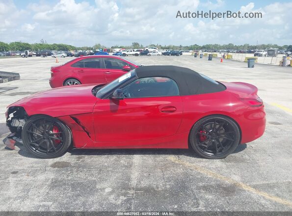 WBAHF9C01SWY46538 2025 BMW Z4 Red Vista interior de 360 grados