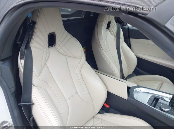 WBAHF9C07SWY37682 2025 BMW Z4 White Widok naklejki z numerem VIN