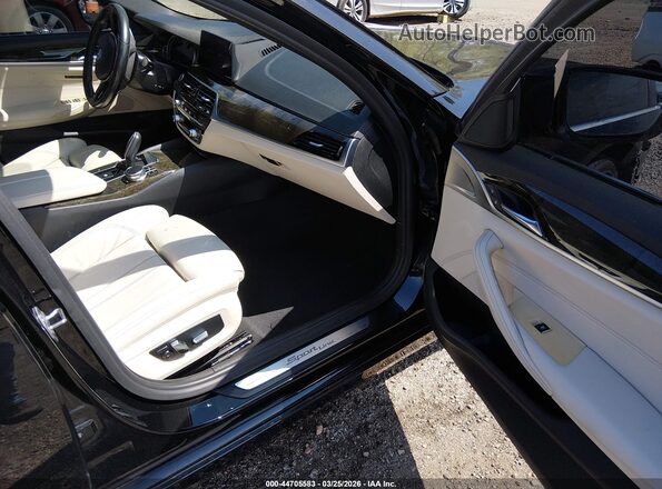 WBAJA5C5XKBX86755 2019 BMW 5 SERIES Черный Вид салона спереди