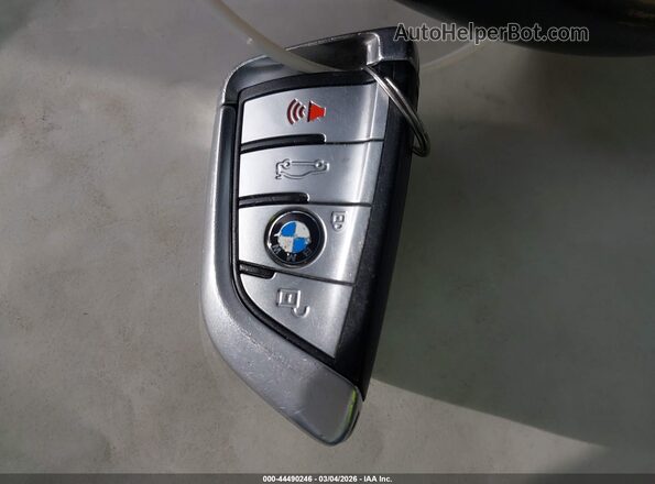 WBAJA9C51KB392925 2019 BMW 5 SERIES Белый Вид панели приборов