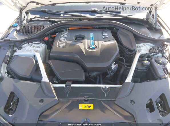 WBAJA9C56JB251301 2018 BMW OTHER White Widok z tyłu