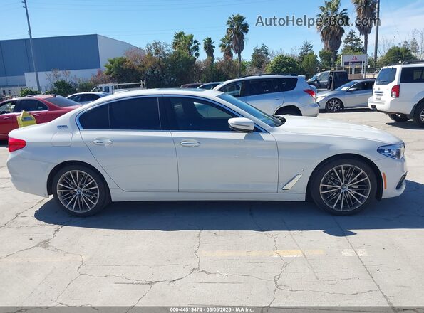 WBAJA9C56JB251301 2018 BMW OTHER White Widok wnętrza z tyłu