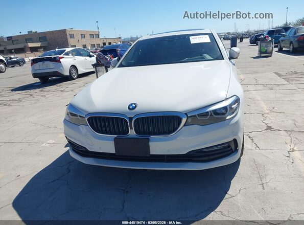 WBAJA9C56JB251301 2018 BMW OTHER White Widok zestawu wskaźników