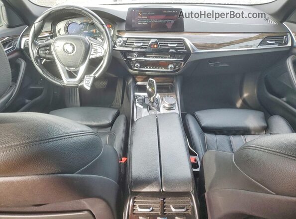 WBAJA9C56JB252190 2018 BMW 5 SERIES Серый Вид панели приборов
