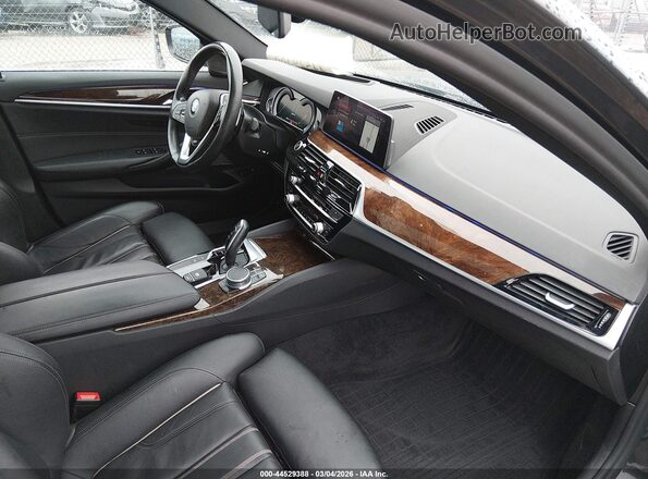 WBAJB1C54KB376877 2019 BMW 5 SERIES Gray Вид салону спереду