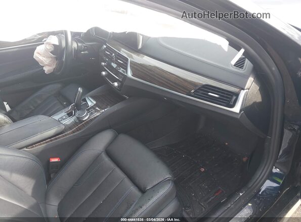 WBAJB1C55JB085495 2018 BMW 5 SERIES Black Front interior view
