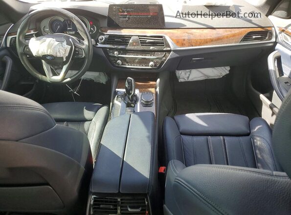 WBAJB1C56JB085196 2018 BMW 5 SERIES Белый Вид панели приборов