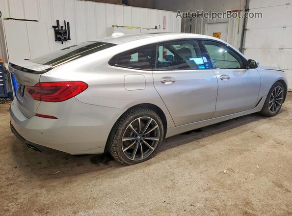 WBAJV6C54JBK07638 2018 BMW OTHER Серебряный Задняя правая четверть