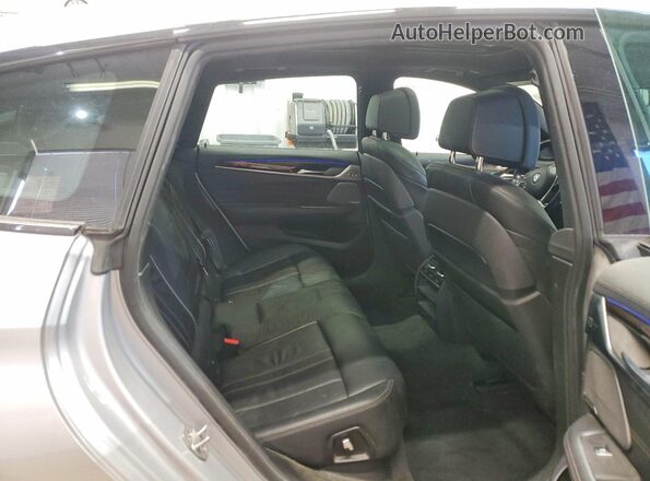 WBAJV6C54JBK07638 2018 BMW OTHER Серебряный Вид задних сидений