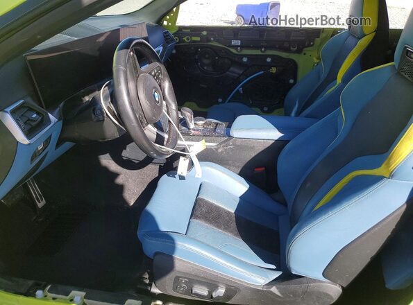 WBS33BA05RCP49749 2024 BMW M4 Желтый Вид салона спереди