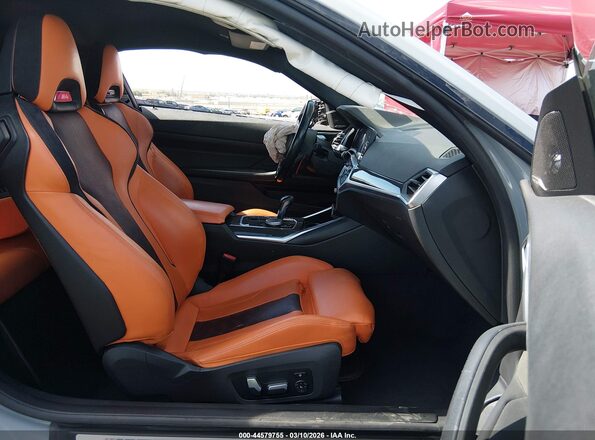 WBS43AZ03PCL68062 2023 BMW M4 Серый Вид салона спереди