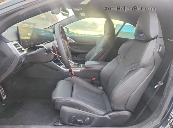 WBS43BA07TCW40429 2026 BMW M4 Черный Вид салона спереди