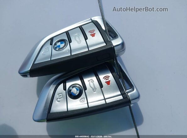 WBS83CH00PCL73119 2023 BMW M5 Gray Widok deski rozdzielczej