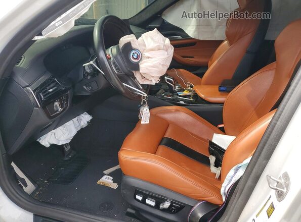 WBS83CH01NCK93566 2022 BMW M5 Белый Вид салона спереди