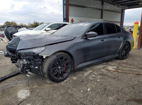 WBS83FK03SCU77056 2025 BMW M5 Black Vista tres cuartos delantera izquierda