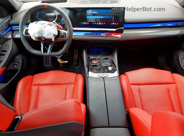 WBS83FK03SCU77056 2025 BMW M5 Black Vista del salpicadero