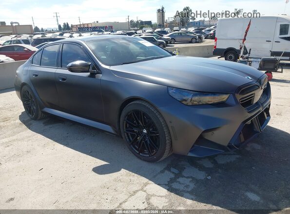 WBS83FK08SCU45123 2025 BMW M5 Black Przód prawy