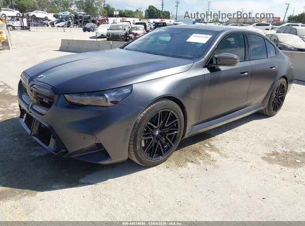 WBS83FK08SCU45123 2025 BMW M5 Black Przód lewy