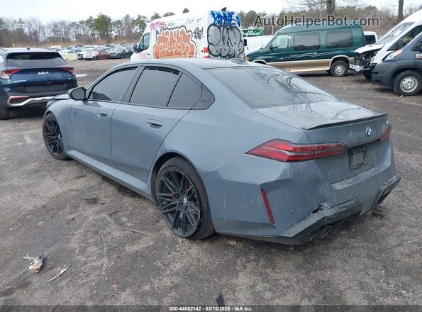 WBS83FK09TCV27752 2026 BMW M5 Серый Задняя левая четверть