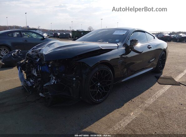 WBSAE0C01LCE34685 2020 BMW M8 Black წინა მარცხენა ხედი სამი მეოთხედიდან