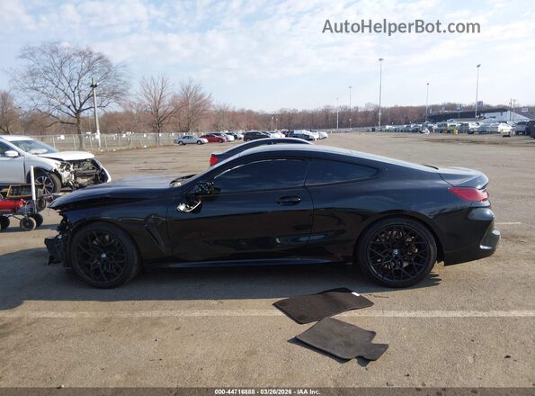 WBSAE0C01LCE34685 2020 BMW M8 Black სალონის 360-გრადუსიანი ხედი