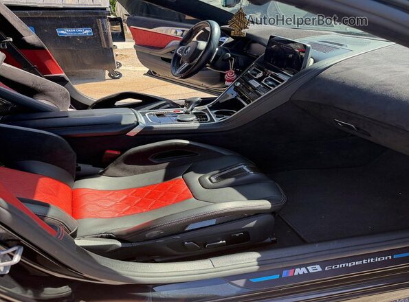WBSGV0C02SCT39039 2025 BMW M8 Черный Вид сзади