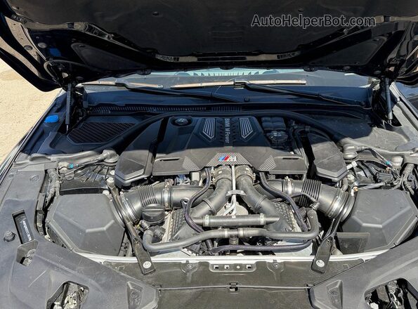 WBSGV0C02SCT39039 2025 BMW M8 Черный Вид панели приборов