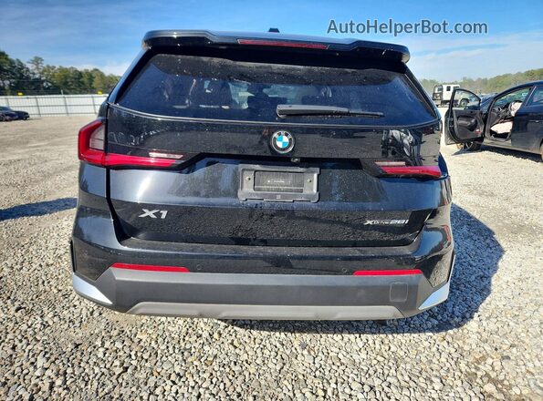 WBX73EF00P5Y08052 2023 BMW X1 Black Vista trasera