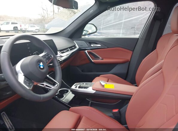 WBX73EF04T5531397 2026 BMW X1 Черный Вид салона спереди