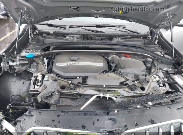 WBX73EF08P5Y24113 2023 BMW X1 Серебряный Вид сзади