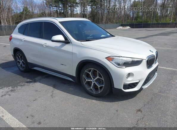 WBXHT3C30J5L26714 2018 BMW X1 White Przód prawy