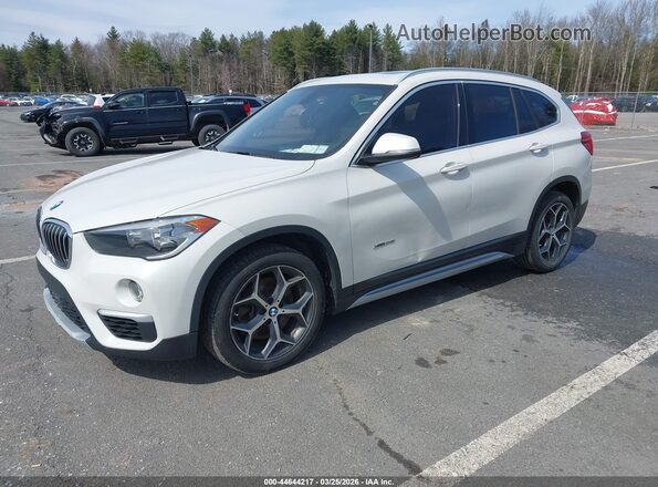 WBXHT3C30J5L26714 2018 BMW X1 White Przód lewy