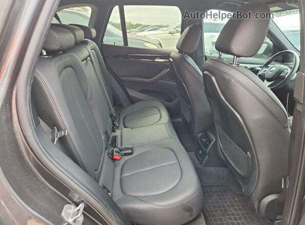 WBXHT3C31J5L25166 2018 BMW X1 Угольный Вид задних сидений