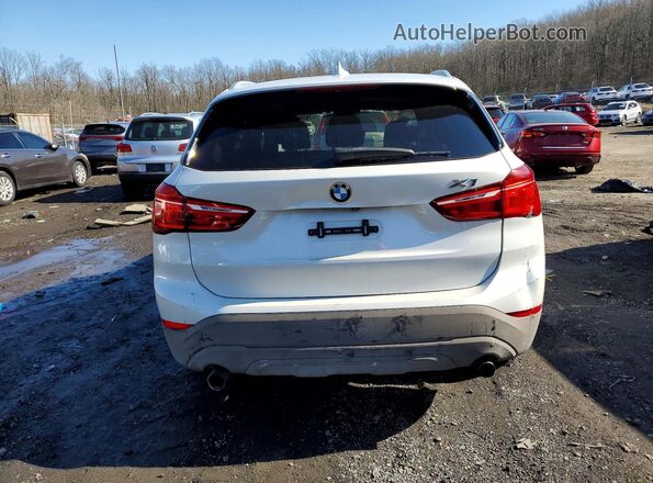 WBXHT3C37J5K30028 2018 BMW X1 Белый Вид салона спереди