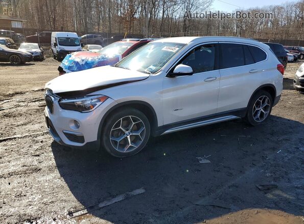 WBXHT3C37J5K30028 2018 BMW X1 Белый Передняя левая четверть