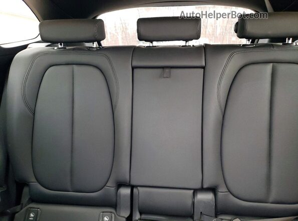 WBXHT3C39J3H33008 2018 BMW X1 White Вид задніх сидінь