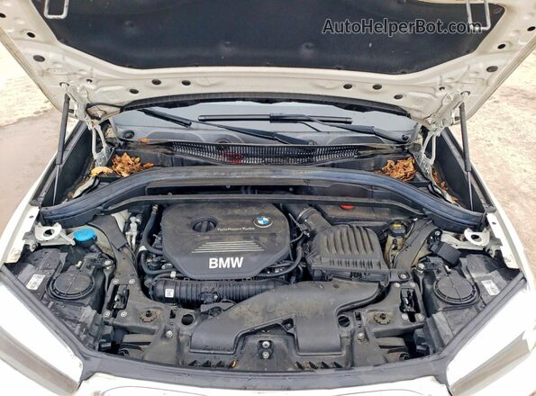 WBXHT3C39J3H33008 2018 BMW X1 White Вид підкапотного простору