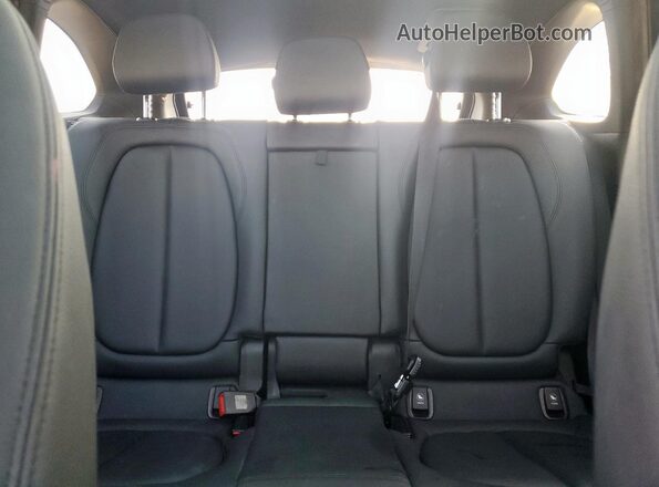 WBXHT3C39J5L27103 2018 BMW X1 Black Widok tylnych siedzeń