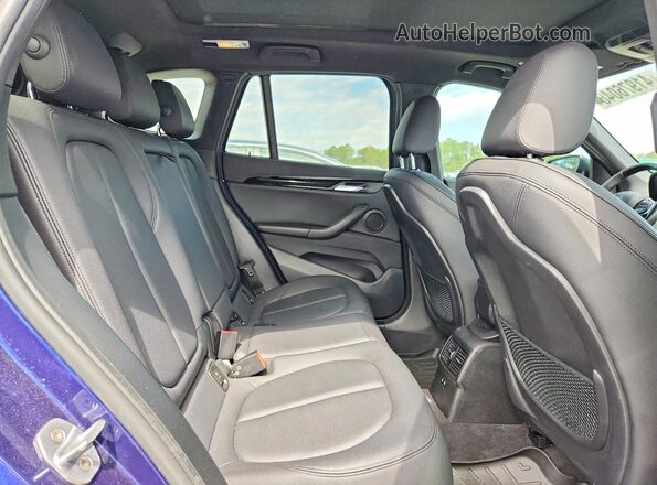 WBXHT3C50K3H34003 2019 BMW X1 Синий Вид задней части салона