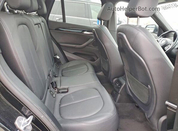 WBXHT3C56K5L36411 2019 BMW X1 Черный Вид задней части салона