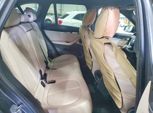 WBXHT3C5XK5L36797 2019 BMW X1 Black Вид задньої частини салону
