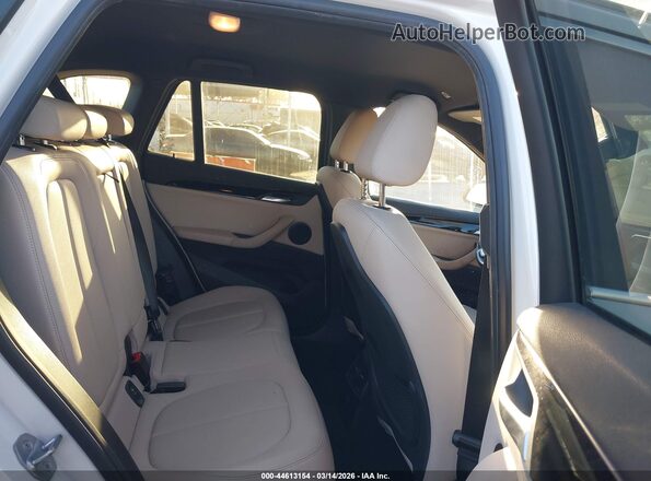 WBXHU7C5XK5L11208 2019 BMW X1 Белый Вид наклейки с VIN-кодом