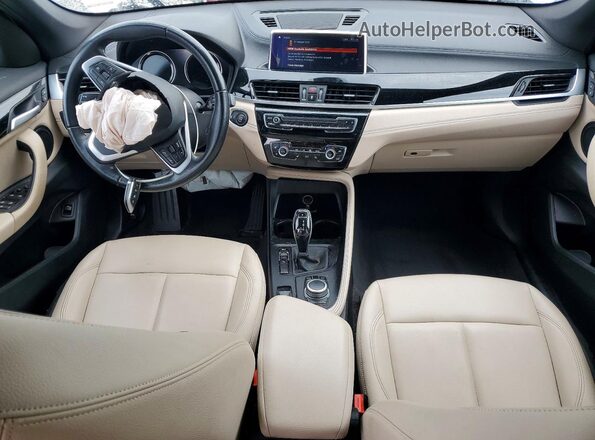 WBXJG7C01N5V20760 2022 BMW X1 White Առջևի վահանակի տեսք