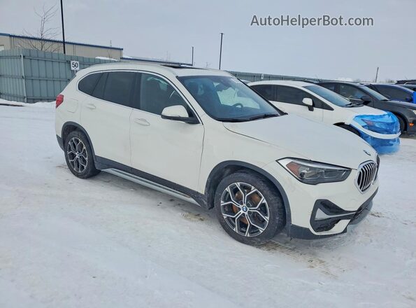 WBXJG9C07M5S43803 2021 BMW X1 White Front right