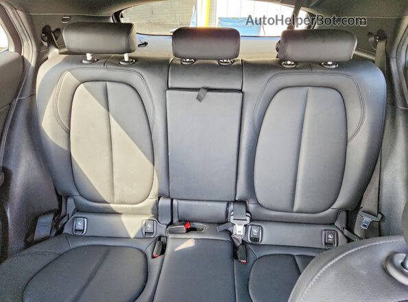 WBXYH9C04L5P15675 2020 BMW X2 Silver Widok tylnych siedzeń