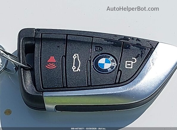 WBXYH9C08M5S40758 2021 BMW X2 White Dashboard view